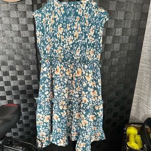2 Jessica Simpson summer dresses